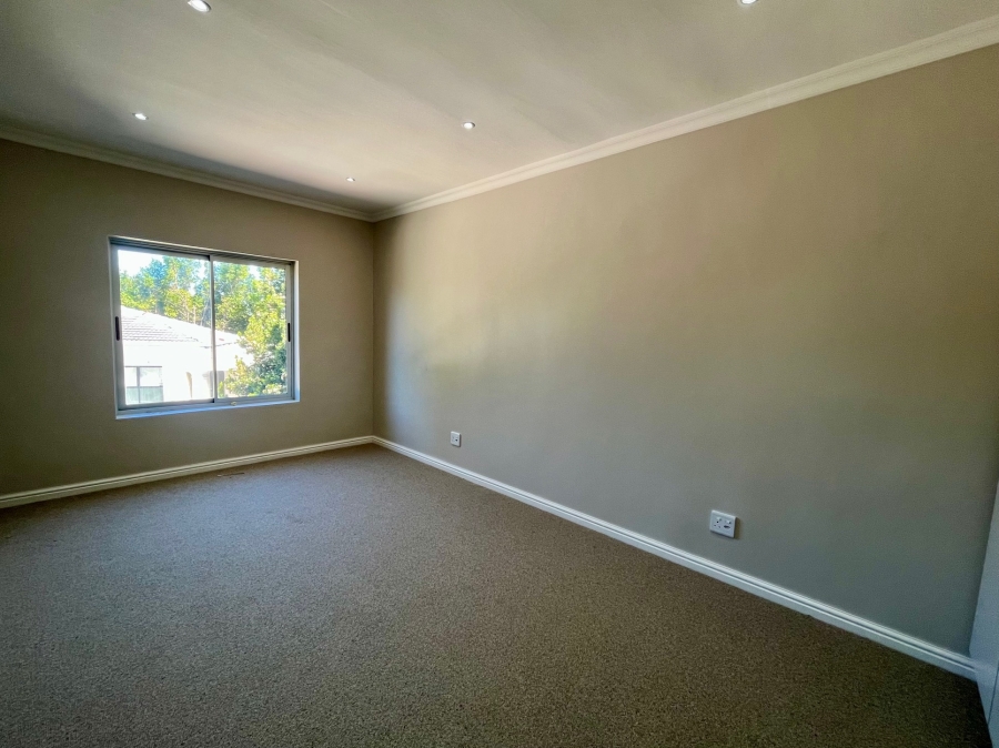 3 Bedroom Property for Sale in Bishopscourt Western Cape